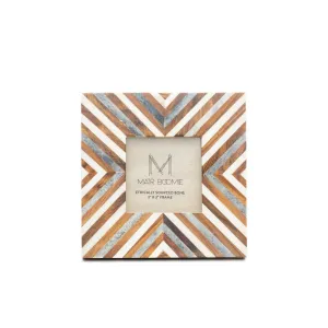 Banka Mundi Frame Earth and White
